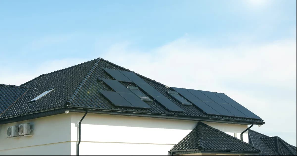 Photovoltaik-Anlage auf einem Hausdach