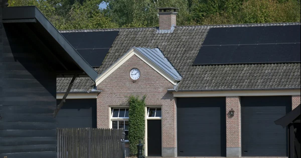Photovoltaik-Anlage auf einem Hausdach