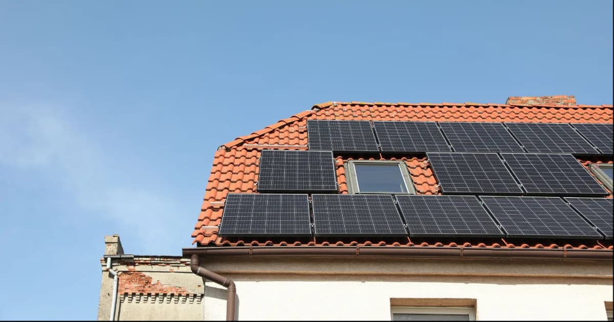 Photovoltaik-Anlage auf einem Hausdach